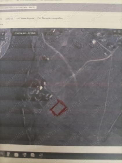 Teren de 2100 mp, în Valea Argovei