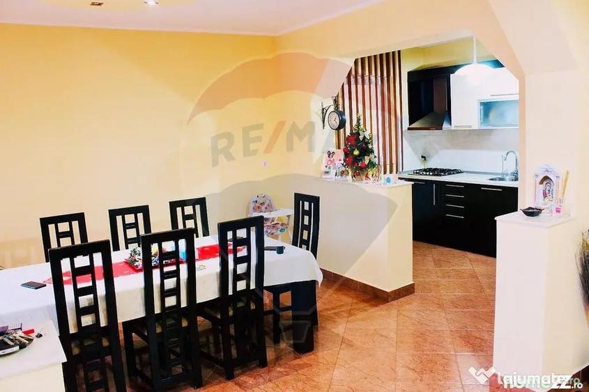 Casă cu 6 camere cu Teren 719 Mp în Oncea
