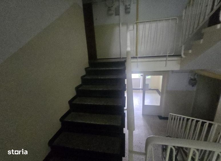 Apartament cu 2 camere semidecomandat în Podu Roș