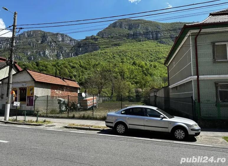 Teren de 1350 mp, în Central