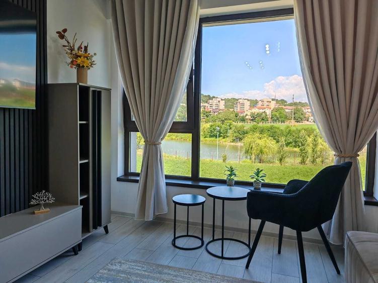 Apartament cu 2 camere decomandat în Central