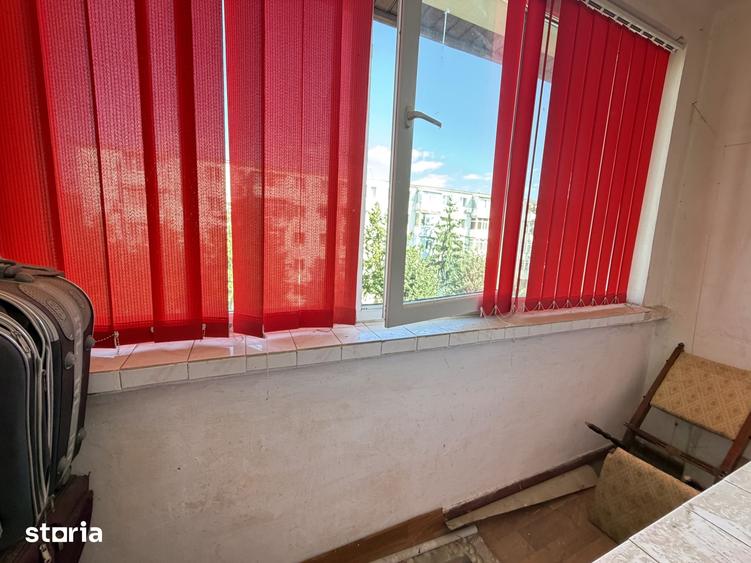 Apartament cu 3 camere decomandat în Ștefănești