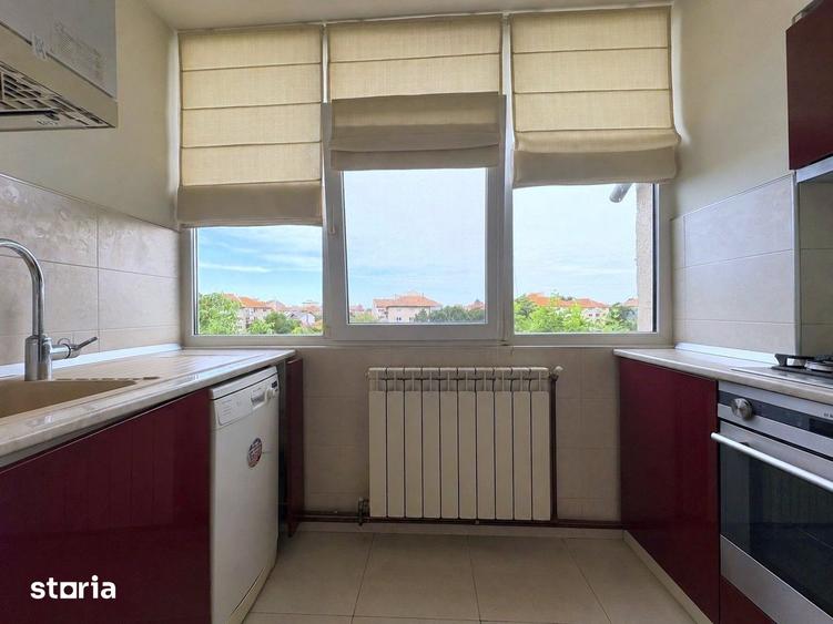 Apartament cu 3 camere decomandat, mobilat în Lunei
