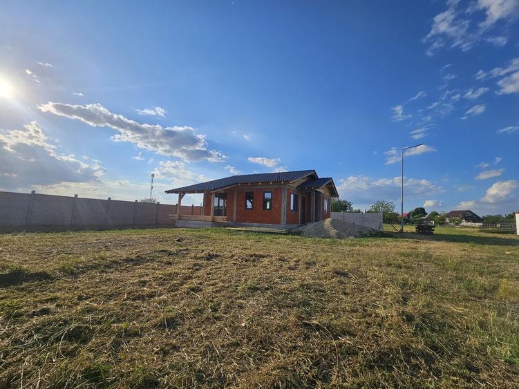 Casă cu 3 camere în Leș
