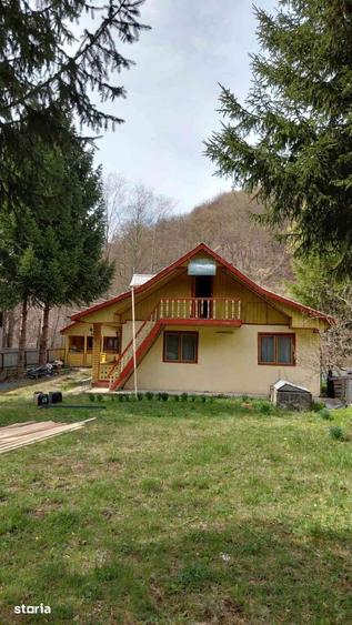 Casa cu 5 camere, curte de 500 mp, rural ,zona Centrala - 2