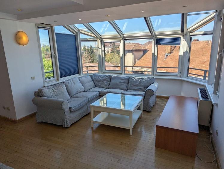 Penthouse cu 3 camere decomandat, mobilat în Domenii