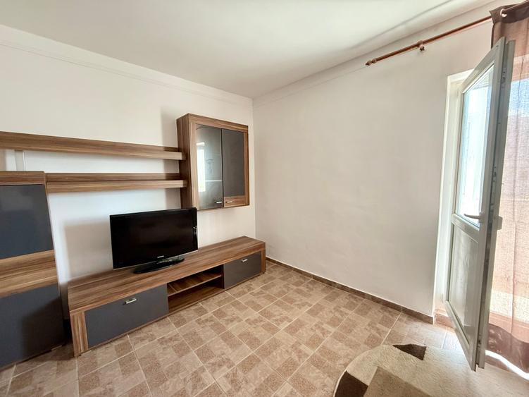 Apartament cu 2 camere decomandat în Buzaului