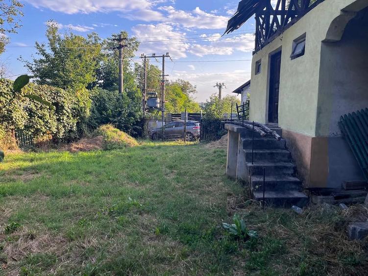 Casă cu 3 camere cu Teren 4332 Mp în Central