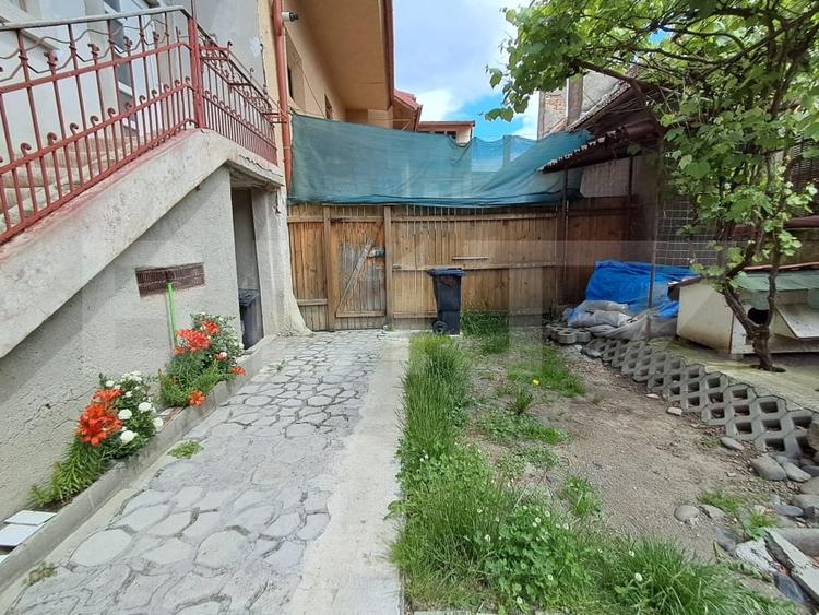 Casa Individuala Etaj si Demisol, zona Reghin - 2