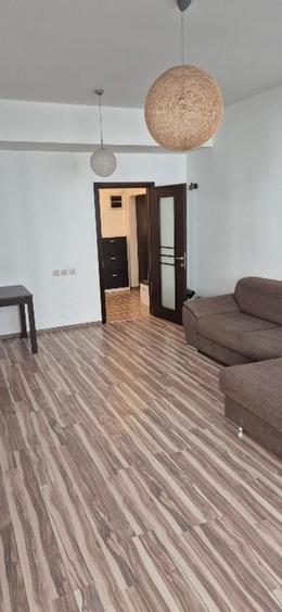 Apartament cu 3 camere semidecomandat, mobilat în Lujerului