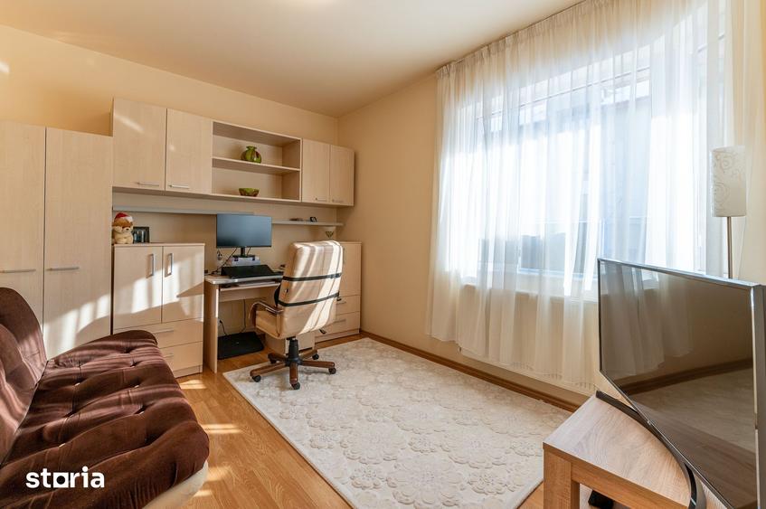 Casă cu 6 camere cu Teren 413 Mp în Bună Ziua