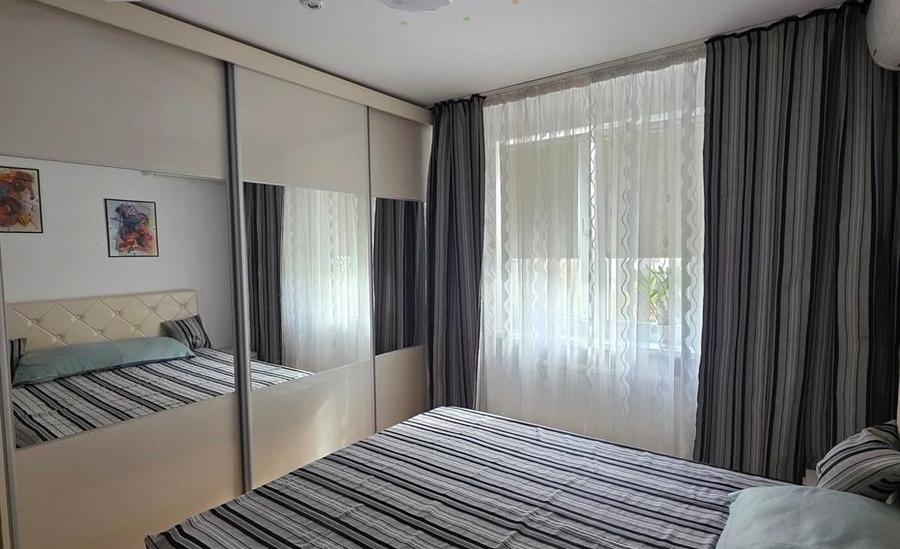 Apartament cu 3 camere semidecomandat în Titan