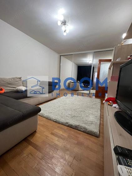 Apartament cu 3 camere decomandat în Traian