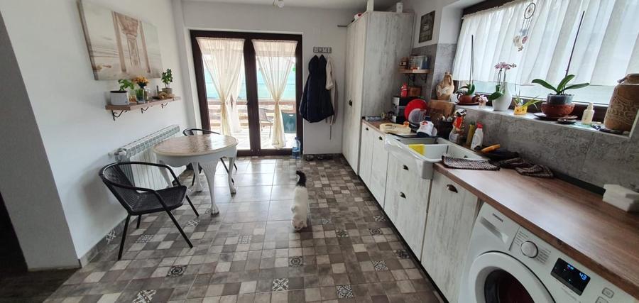 Casă individuală cu 4 camere cu Teren 450 Mp în 1 Decembrie
