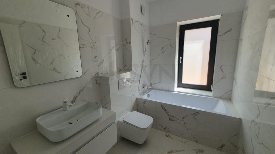 Apartament cu 4 camere decomandat în Pipera