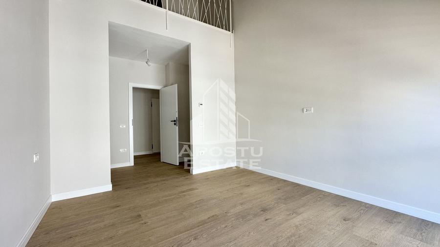 Apartament cu 3 camere semidecomandat în Complex Studențesc