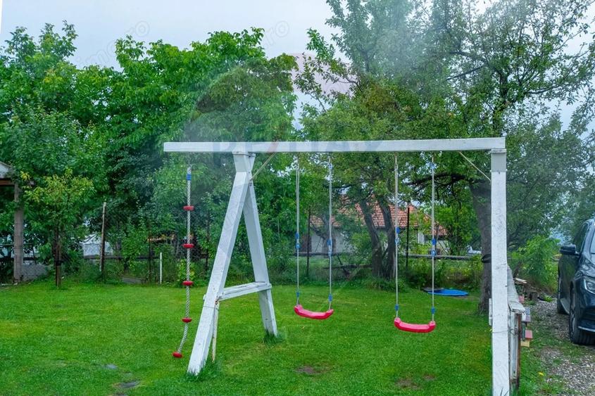 Casă cu 8 camere cu Teren 888 Mp în Sohodol
