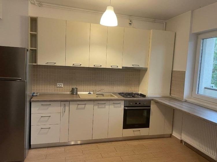 Apartament cu 2 camere decomandat, mobilat în Tineretului