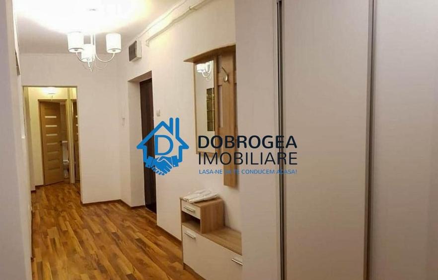 Apartament cu 3 camere decomandat, mobilat în Central