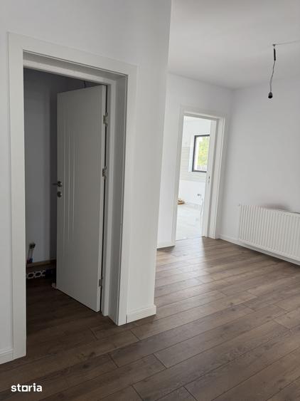Casă cu 5 camere cu Teren 642 Mp în Pictor Rosenthal