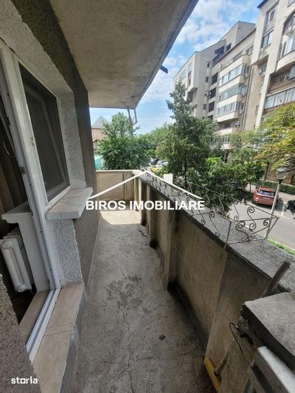 Garsonieră decomandată în Calea București