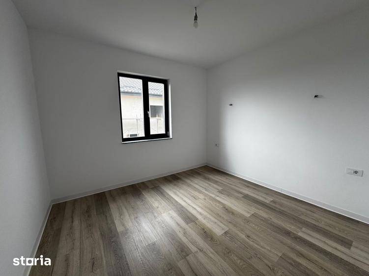 Casă cu 5 camere cu Teren 500 Mp în Bârnova