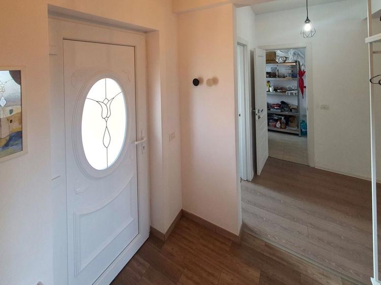 Duplex cu 4 camere cu Canalizare în Moșnița Nouă