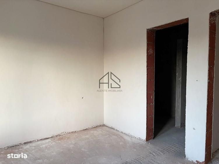 Casă cu 4 camere cu Teren 613 Mp în Oncea