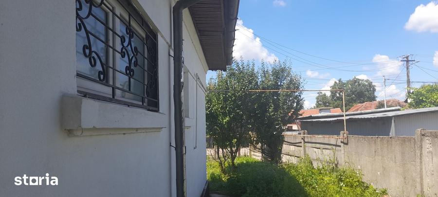 Casă cu 6 camere cu Teren 432 Mp în Dărmănești