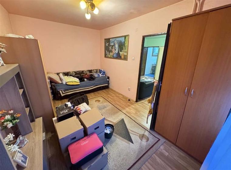 Apartament cu 2 camere nedecomandat în Girocului