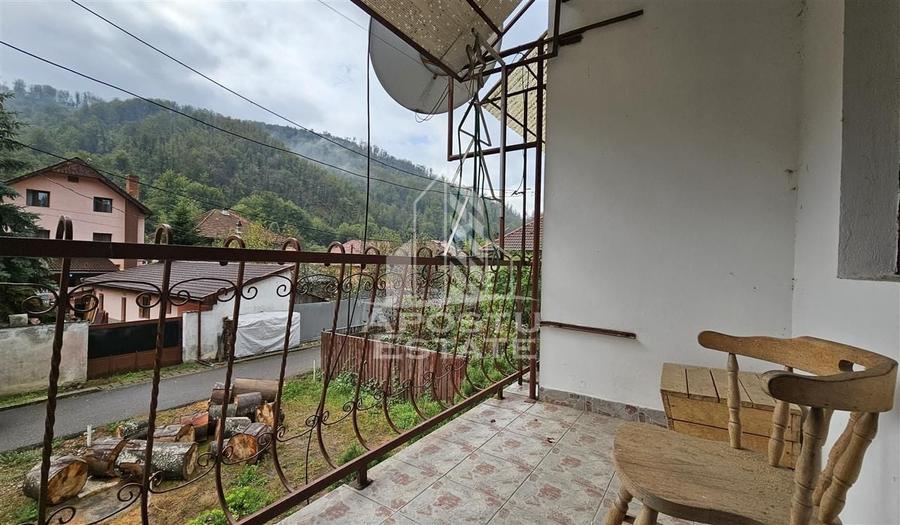 Duplex cu 5 camere cu Canalizare în Moneasa