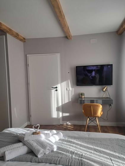 Apartament cu 2 camere semidecomandat în Centrul Istoric