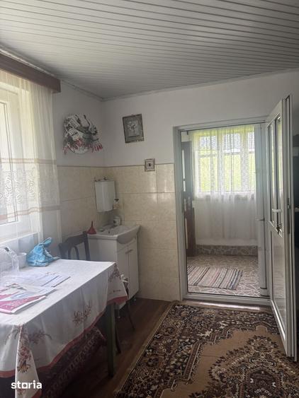 Casă cu 4 camere cu Teren 2600 Mp în Pârteștii de Jos