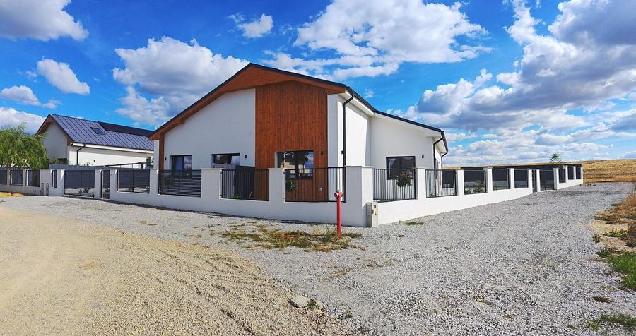 Casă cu 4 camere cu Teren 400 Mp în Calea Aradului