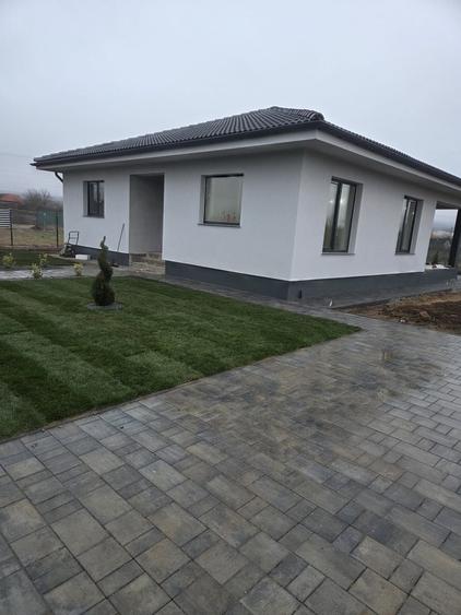 Casă cu 3 camere în Crăciunelu de Jos