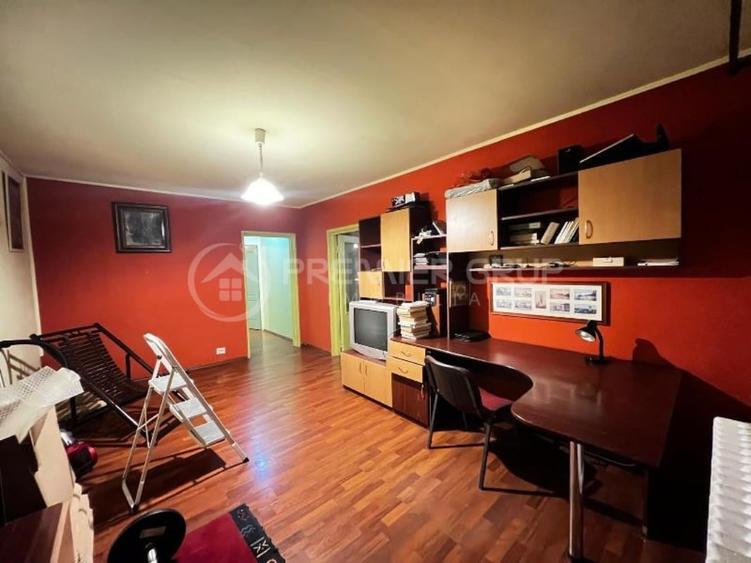 Apartament cu 4 camere decomandat în Alexandru cel Bun