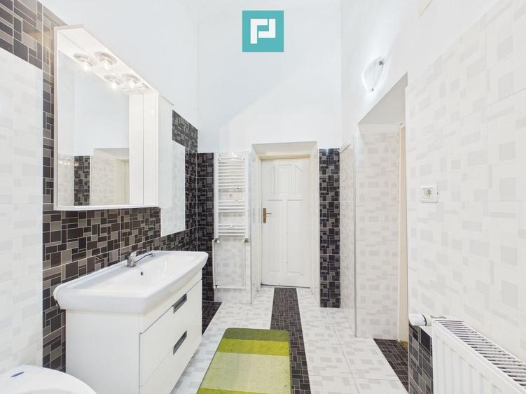 Apartament cu 3 camere semidecomandat în Boul Roșu
