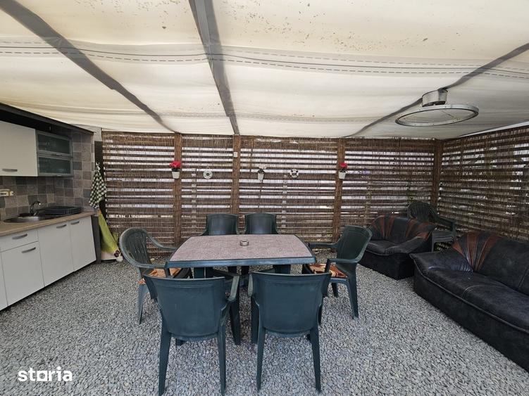 Casă cu 7 camere cu Teren 500 Mp în Central