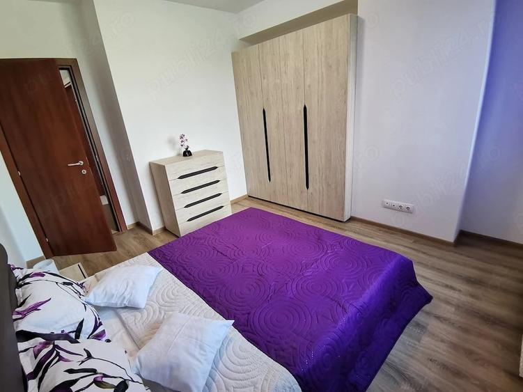 Apartament cu 3 camere semidecomandat în Ghencea