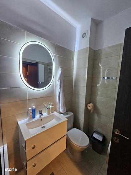 Apartament cu 3 camere decomandat în Roșu