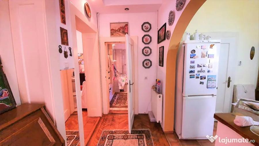 Apartament cu 2 camere semidecomandat în Central