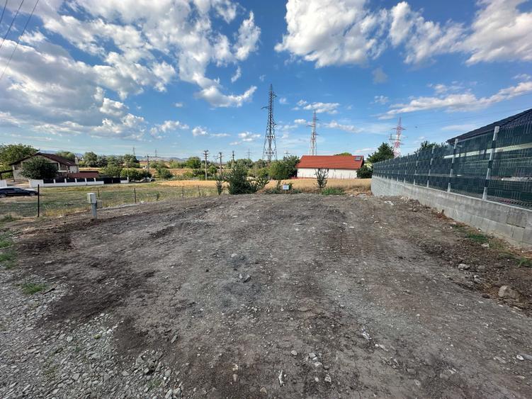 Teren de 582 mp, în Oarda