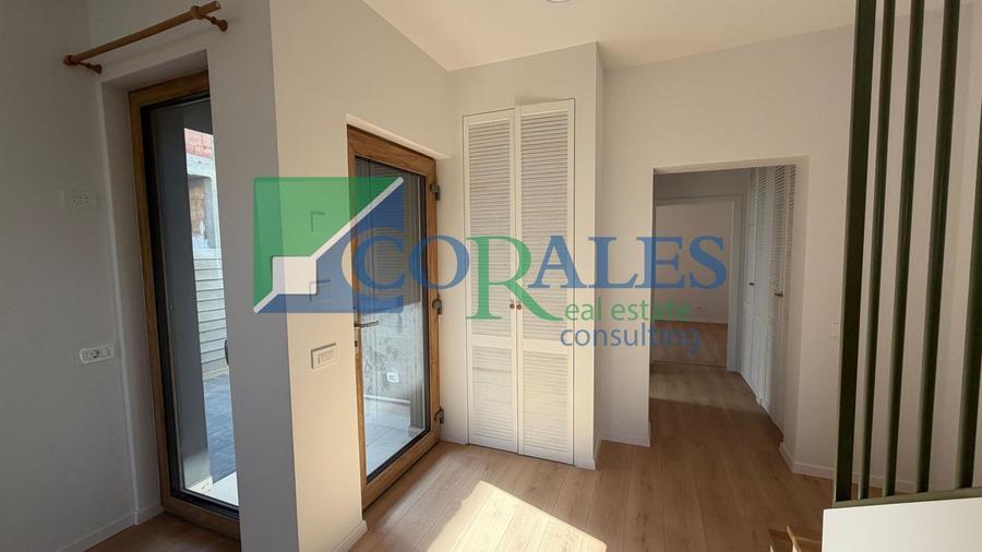 Duplex cu 4 camere cu Canalizare în Aradului