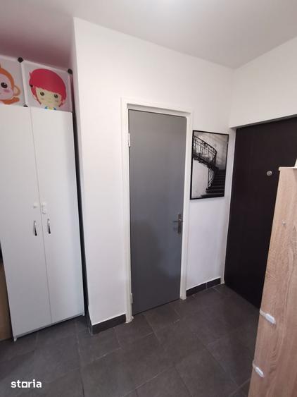 Apartament cu 2 camere semidecomandat în Berceni