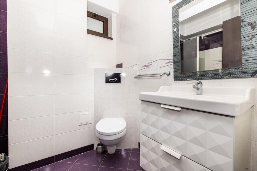 Apartament cu 4 camere decomandat, mobilat în Dămăroaia