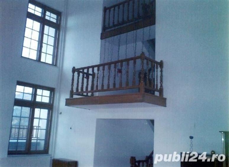 Casă cu 8 camere cu Teren 2500 Mp în Cornu