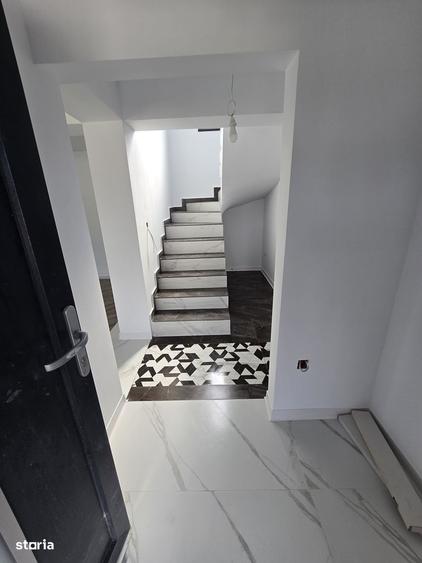 Casă cu 4 camere cu Teren 378 Mp în Corbeanca