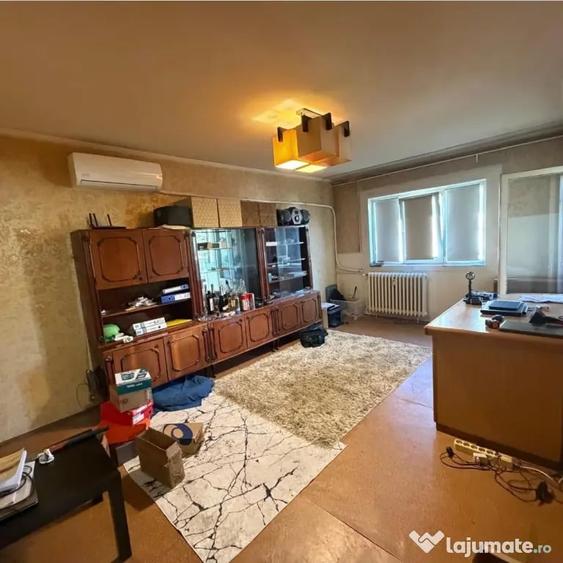 Apartament cu 3 camere decomandat în Gorjului