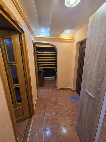 Apartament cu 2 camere decomandat în Micro 20