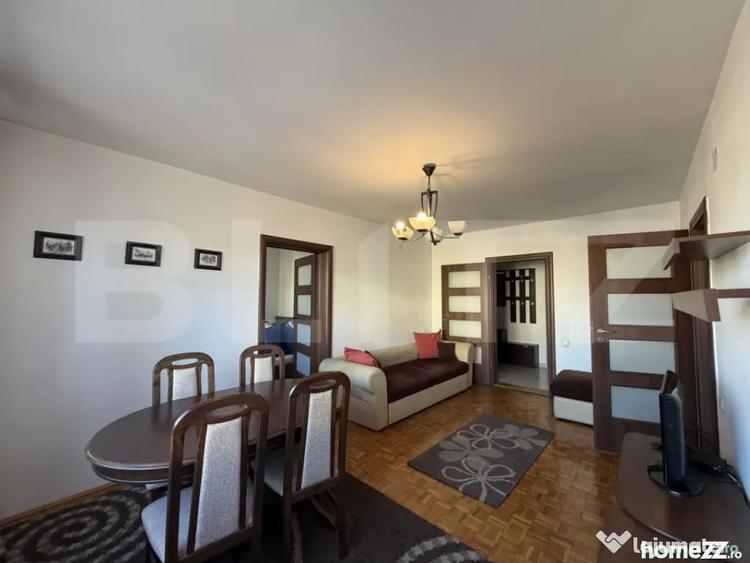 Apartament cu 3 camere semidecomandat în Central
